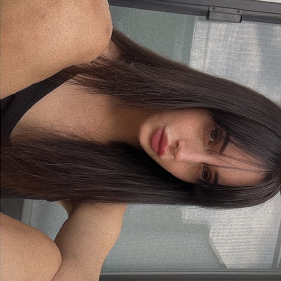 Meet your Posher, Sabrina - Picture 2 of 2